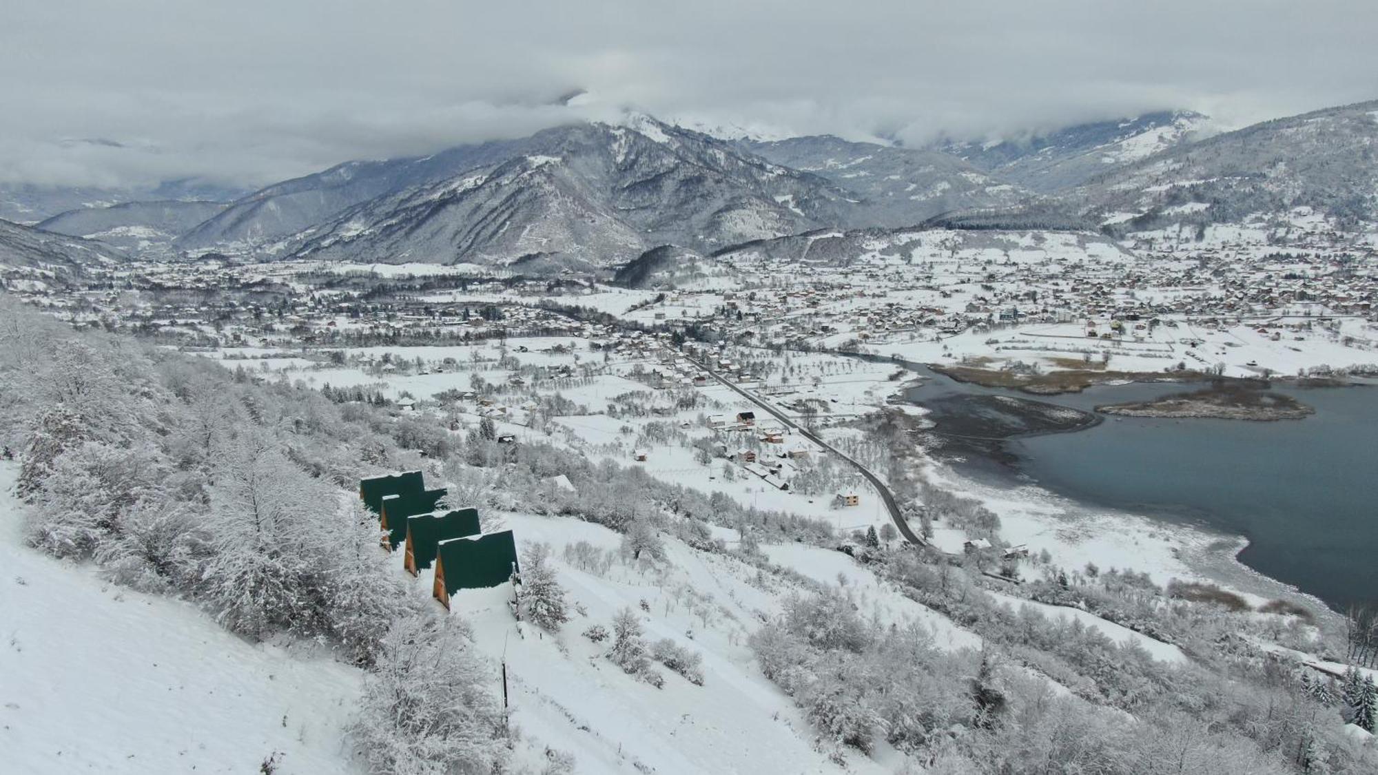 Suncani Brijeg Eco Village 普拉夫 外观 照片